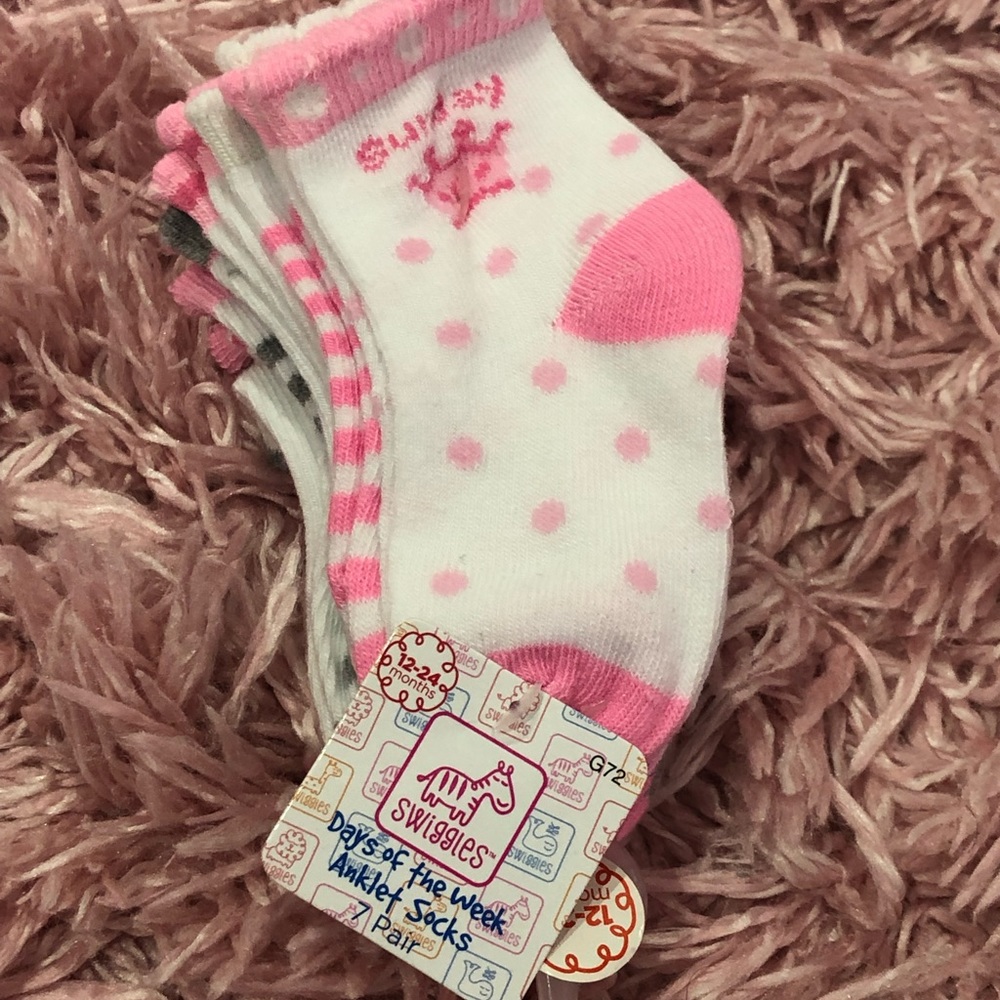 Swiggles Days of the Week anklet socks. 7 pair. NWT. Non smoking household.